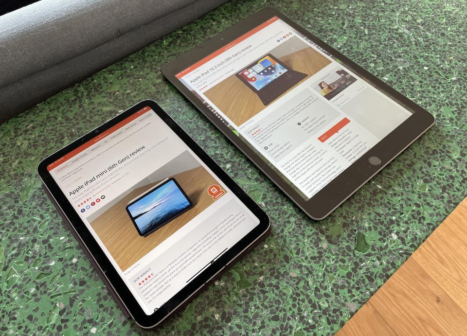 iPad vs iPad mini side by side