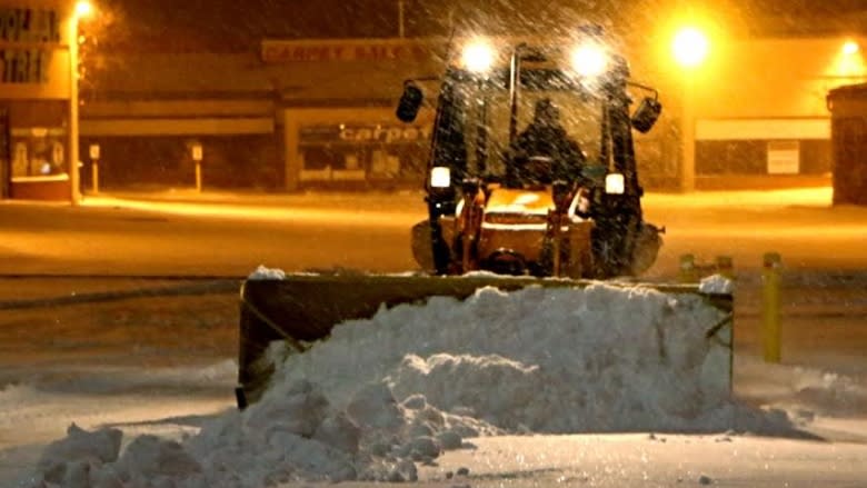 Toronto sees 500 collisions after storm drops 22 cm of snow