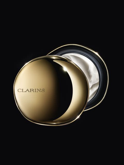 CLARINS 克蘭詩 至臻凝時月神花豐潤乳霜，50ml，NT.12,800 PHOTO CREDIT: CLARINS