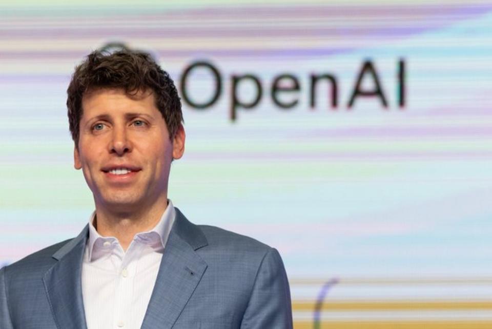 ChatGPT之父奧特曼強勢回歸啦！Open AI宣布再聘他回鍋當執行長。（翻自X平台）
