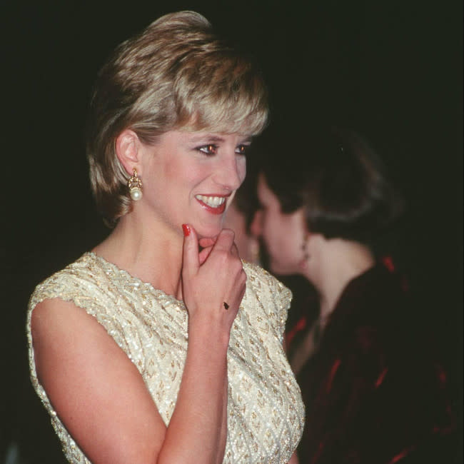 La princesa Diana hizo tambalearse la monarquía con su entrevista de 1995 credit:Bang Showbiz