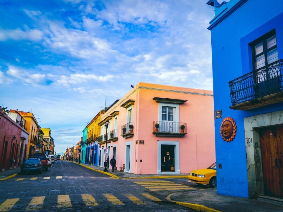 oaxaca mexico colorful buildings