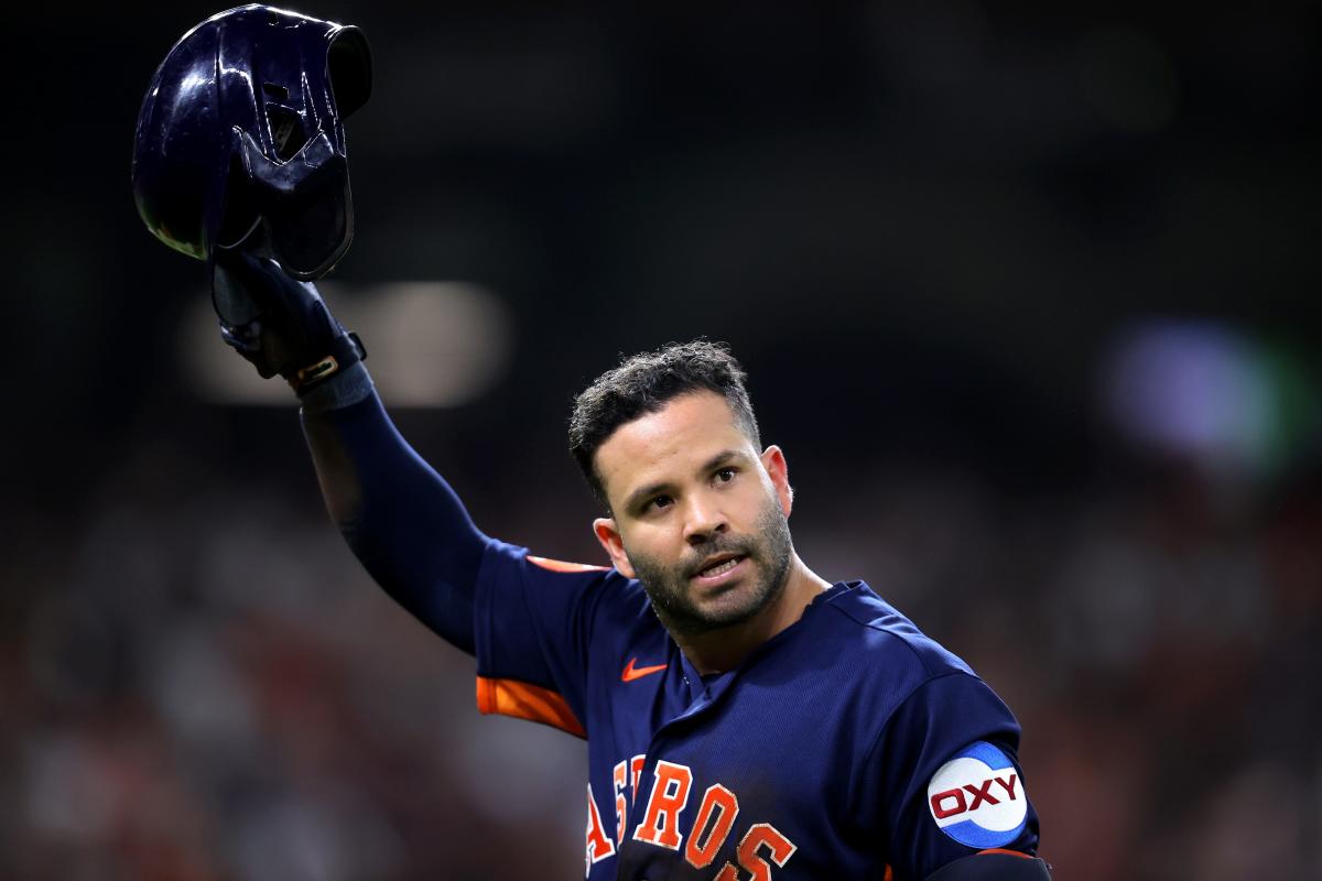 Altuve to Play With CC Hooks This Week As Part of Rehab