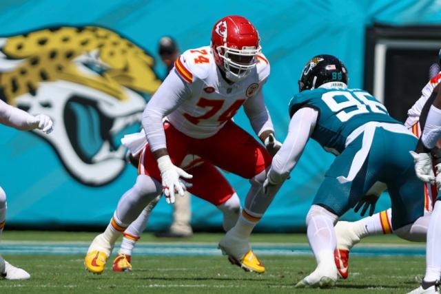 Chiefs RT Jawaan Taylor defends technique after alleged false