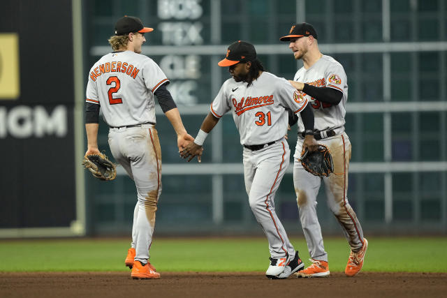 Mullins gives Orioles the lead with clutch three-run homer in top of ninth  vs. Astros