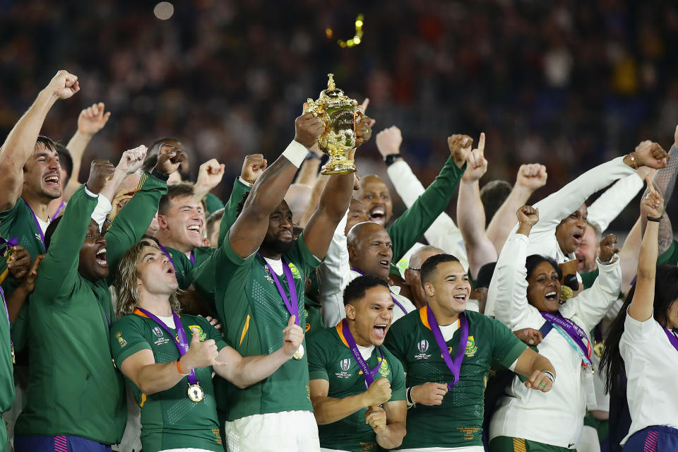 YOKOHAMA, JAPAN - NOVEMBER 02: Siya Kolisi of South Africa lifts the Web Ellis cup following his team's victory against England in the Rugby World Cup 2019 Final between England and South Africa at International Stadium Yokohama on November 02, 2019 in Yokohama, Kanagawa, Japan. (Photo by Richard Heathcote - World Rugby/World Rugby via Getty Images)