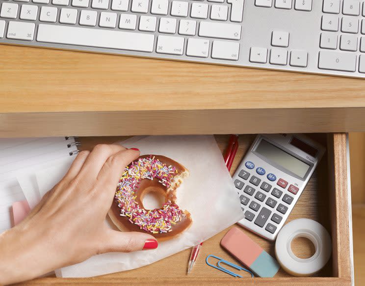 Your stressful job shouldn’t have to ruin your healthy habits. (Photo: Getty Images)