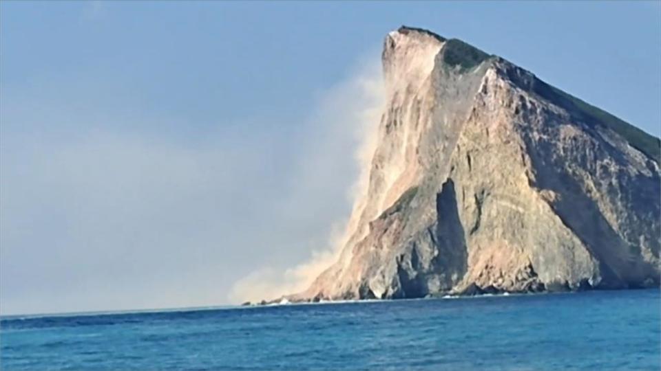 花蓮強震！清水斷橋坍塌　龜山島「龜首」塌陷落石