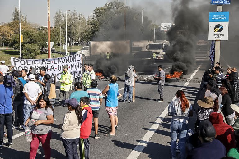 Corte de tránsito en Av. General Paz y Ricchieri