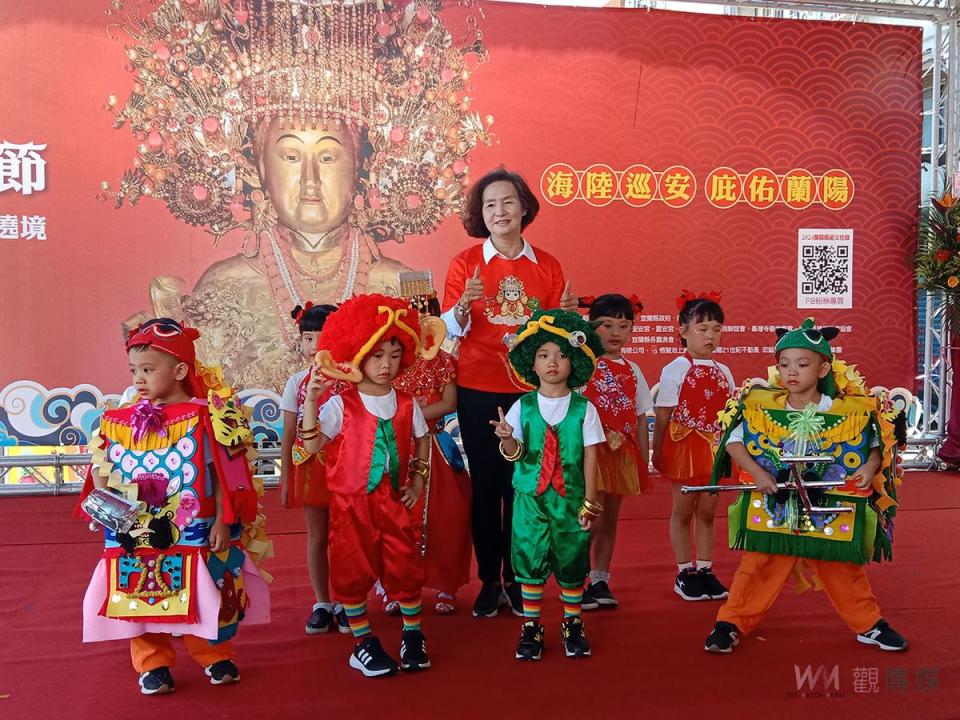 為廣邀全國民眾一起跟著媽祖遶境，本年度特推出「乘風海上行腳蘭陽專屬優惠」限量1,000名活動，報名參加活動跟著媽祖遶境3天，即加贈限量「2024 獨家媽祖衣帽及摺疊扇」。專屬優惠活動自7月15日起開放報名，活動詳情請上【2024蘭陽媽祖文化節】臉書粉絲專頁查詢，邀請全國的遊客一起來參與並把握報名時間，額滿為止。