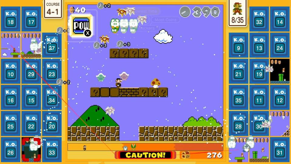 "Super Mario Bros. 35" vereint Jump&Run und die derzeit äußerst beliebte Spielart "Battle Royale": Bis zu 35 Gamer treten hier ab 1. Oktober online gegeneinander an und versuchen, so lange wie möglich zu überleben - was gar nicht so einfach ist, wenn man die von anderen Spielern besiegten Gegner ständig in sein eigenes Level gebeamt bekommt. Kurios: In Mini-Bildausschnitten sieht man stets, was die menschlichen Widersacher so treiben. (Bild: Nintendo)