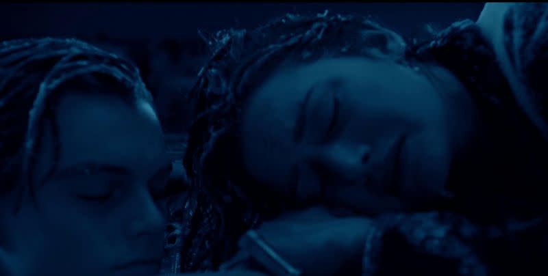 ▲李奧納多（左）在《鐵達尼號》被賜死，部分影迷無法接受。（圖／翻攝自IMDb）