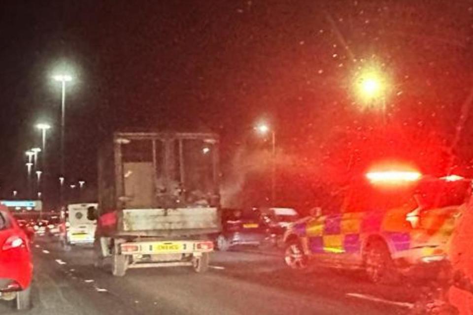 Car crash on major motorway sparks rush hour chaos i(Image: Newsquest)/i