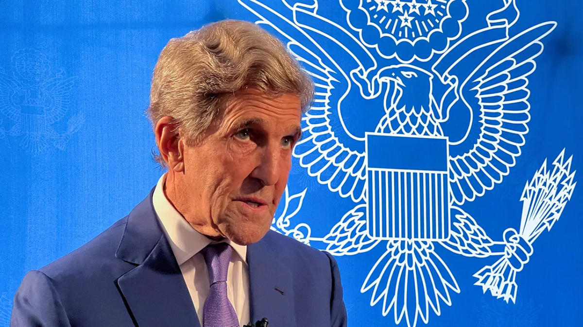 John Kerry nie fermement un rapport selon lequel il a l’intention de quitter l’administration Biden