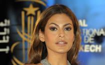 Eva Mendes hatte zwar mit Burgern nichts am Hut, dafür mit Pizza. Schon als Teenager jobbte sie für die Kette "Ciao" in einer Shopping-Mall in Kalifornien, um ihr eigenes Geld zu verdienen. (Bild: Dominique Charriau/Getty Images)