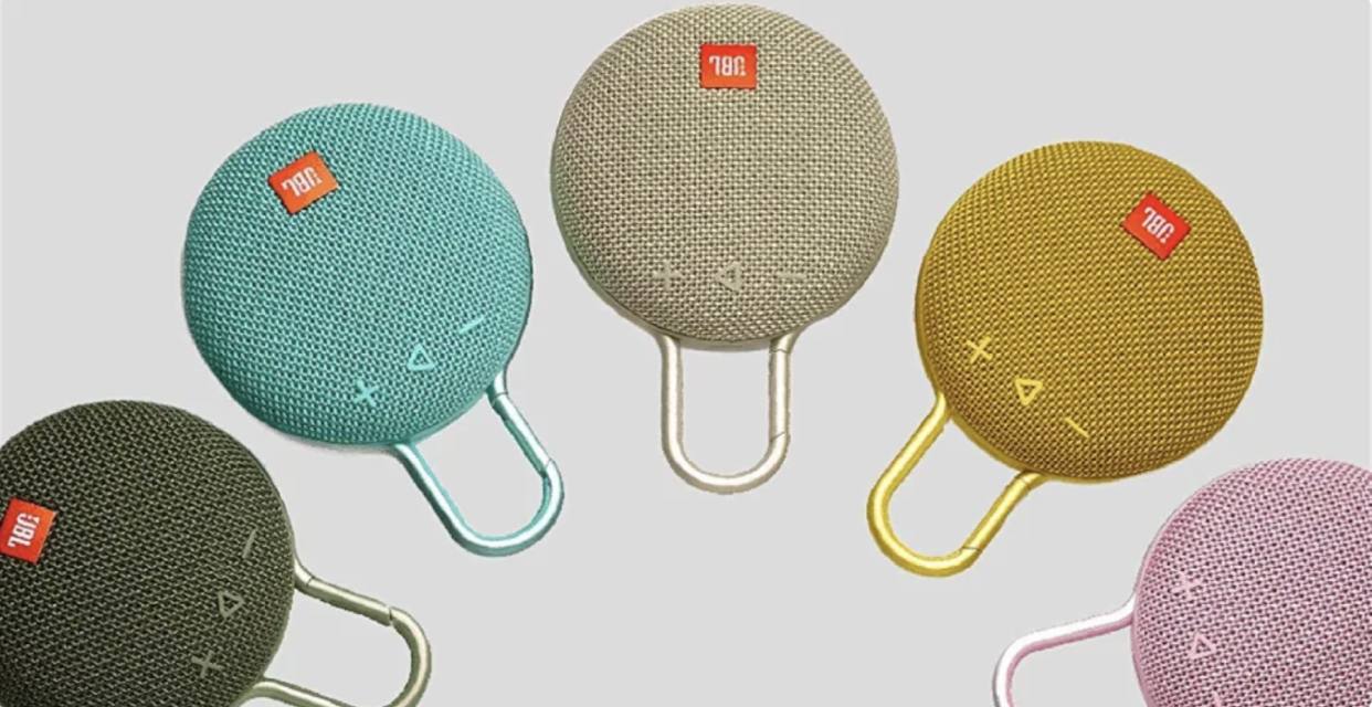  La bocina JBL Clip 3 está disponible en múltiples colores. Es casi imposible que no encuentres el que va mejor con tu estilo. Foto: Amazon.com