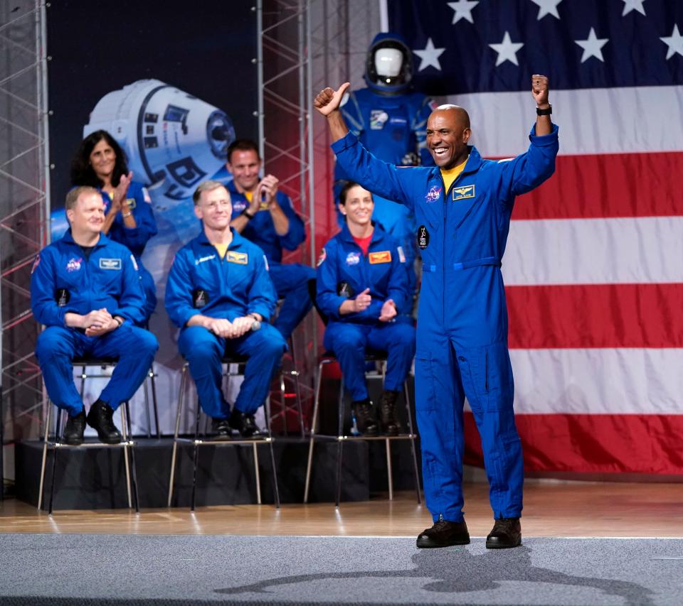 victor glover nasa astronauts commercial crew program august 2018 AP_18215607610378