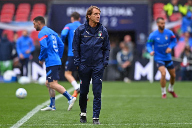 Roberto Mancini durante el entrenamiento del seleccionado italiano