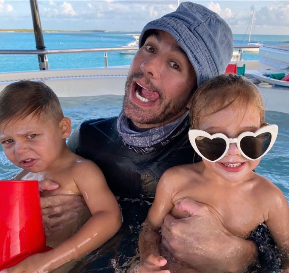 Enrique Iglesias and twins Lucy and Nicholas/Enrique Iglesias, Instagram.