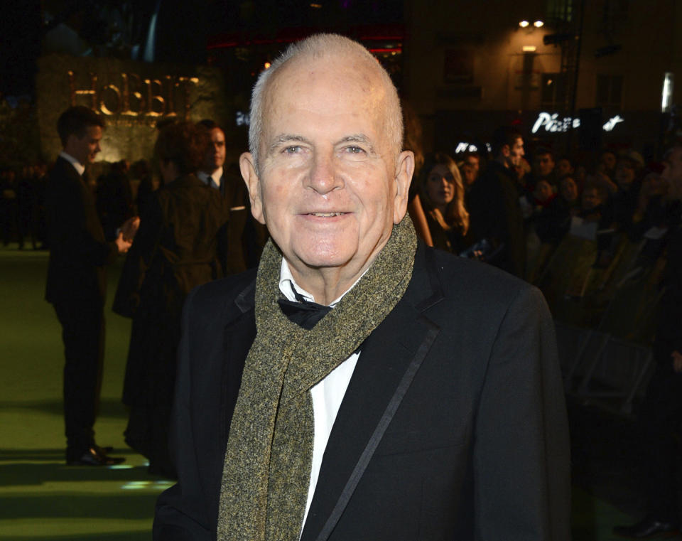 ARCHIVO - En esta fotografía de archivo del 12 de diciembre de 2012 el actor Ian Holm en el estreno de "The Hobbit: An Unexpected Journey" en Londres. Holm, cuya prolífica carrera incluyó papeles en “Chariots of Fire” y “The Lord of the Rings” falleció el 19 de junio de 2020 a los 88 años. (Foto Jon Furniss/Invision/AP, archivo)