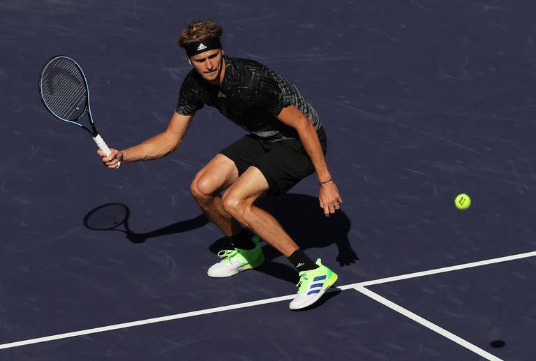 Alexander Zverev tuvo serios problemas cerca de la red ante el local Taylor Fritz.