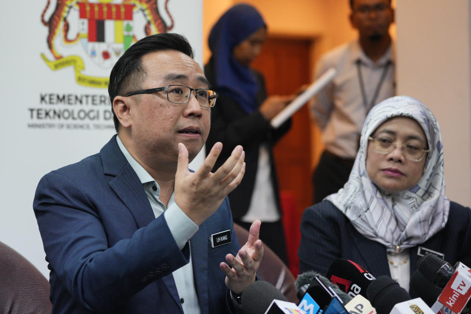 Malaysia's Minister of Science, Technology and Innovation Chang Lin Kang speaks during a press conference in Kuala Lumpur, Malaysia, Tuesday, Oct. 24, 2023. Australian miner Lynas Rare Earth has won a reprieve until March 2026 to continue its activities in its Malaysian plant that produce radioactive waste material. Science Minister Chang Lih Kang said Malaysia agreed to give Lynas time to implement a new process to extract radioactive element from rare raw earth that it imports and from the waste itself. (AP Photo/Vincent Thian)