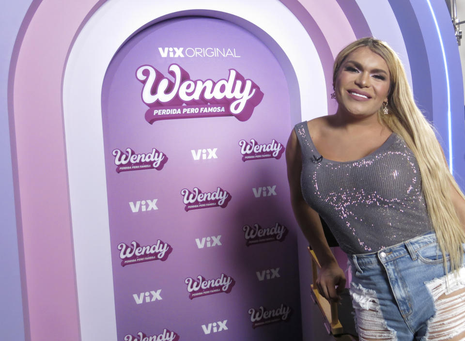 La influencer y cantante mexicana Wendy Guevara posa para un retrato para promover su reality "Wendy, perdida pero famosa" en la Ciudad de México el miércoles 4 de octubre de 2023. (Foto AP Photo/Berenice Bautista)