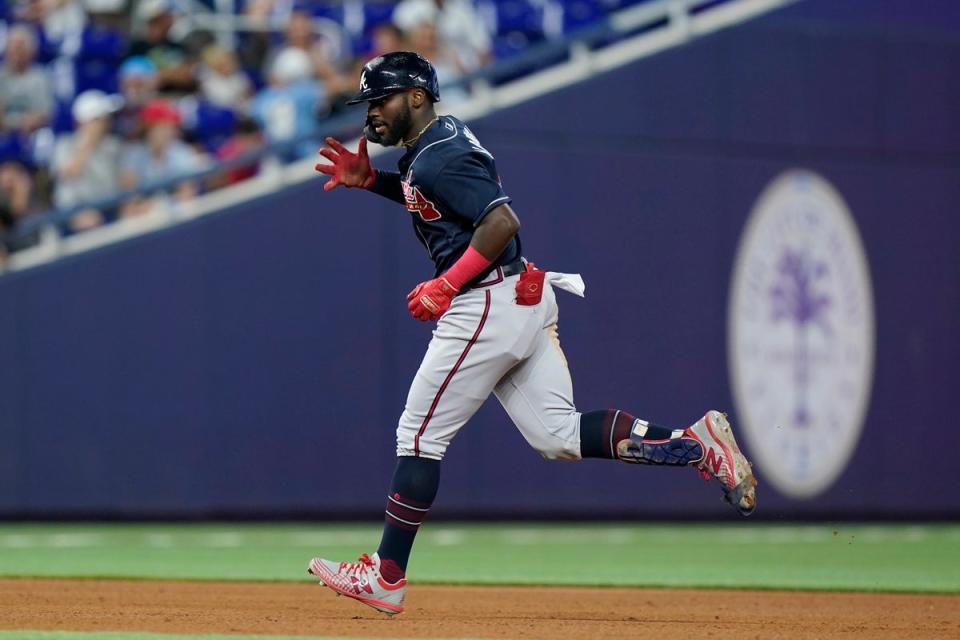 DEP-BEI BRAVOS-MARLINS (AP)