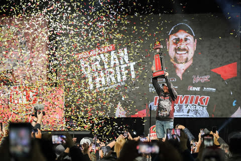 Matt Lee dominates opening day at MLF Bass Pro Tour Toyota Stage