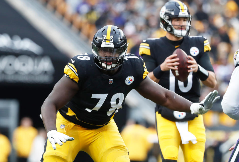 Dec 11, 2022; Pittsburgh, Pennsylvania, USA; Pittsburgh Steelers guard James Daniels (78) pass blocks at the line of scrimmage against the Baltimore Ravens during the fourth quarter at Acrisure Stadium. Mandatory Credit: Charles LeClaire-USA TODAY Sports