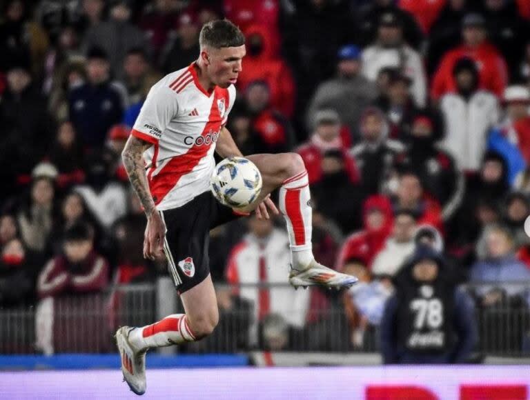 Franco Carboni en el único partido que jugó con la camiseta de River: ingresó durante el segundo tiempo de un amistoso contra Millonarios de Colombia, que finalizó empatado 1-1