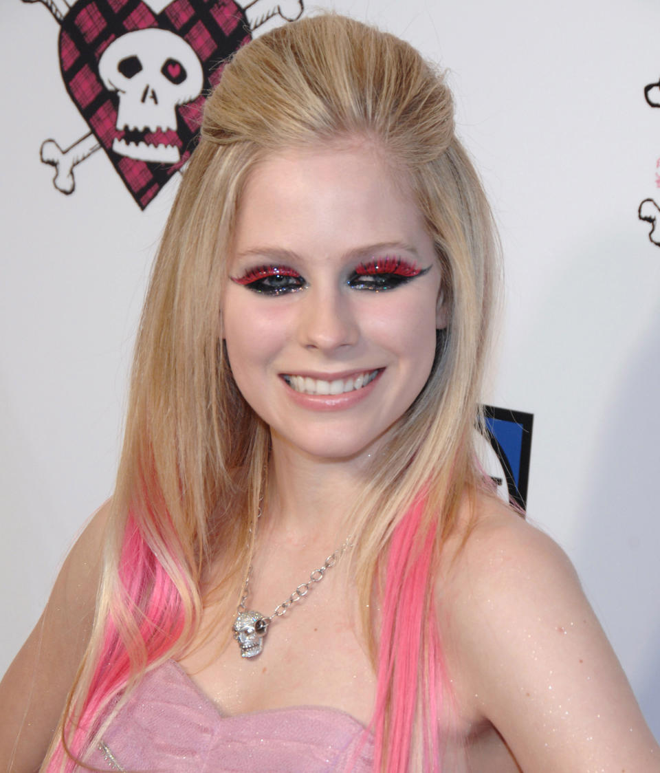 In true punk-rocker form, Avril turned up at a CD release party in 2007 sporting dramatic pink eyelashes. The star mixed her look with dip-dyed hair and lashing of black eyeliner.