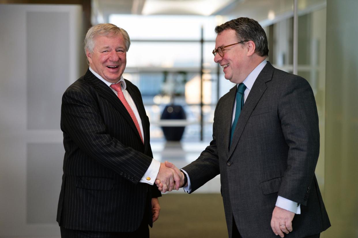 Standard Life CEO (right) and Martin Gilbert, Aberdeen Asset Management CEO, after the two companies agreed the terms of the merger in 2017: PA