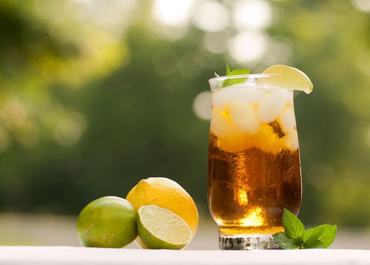 iced tea with lemon