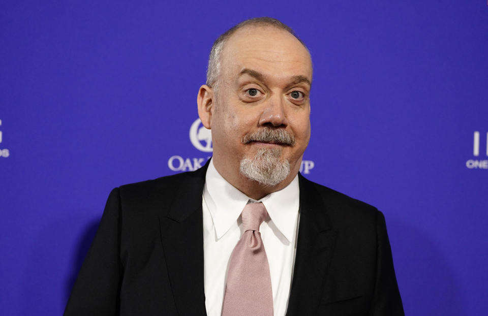 Paul Giamatti llega a la 35a edición anual del Festival de Internacional de Cine de Palm Springs el 4 de enero de 2024, en Palm Springs, California. (Foto Jordan Strauss/Invision/AP)