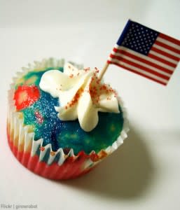 american-flag-cupcake-flickr-cite