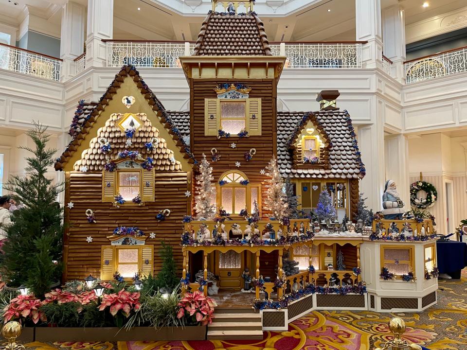 decorative gingerbread house insider disney's grand floridian resort