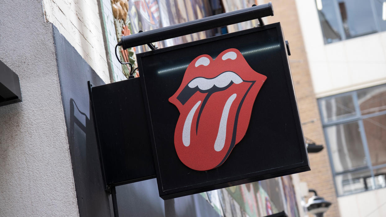  Rolling Stones tongue and lips logo. 