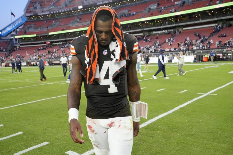 Cleveland Browns’ Deshaun Watson walks off the field after an NFL football game against the Dallas Cowboys in Cleveland, Sunday, Sept. 8, 2024. (AP Photo/Sue Ogrocki)