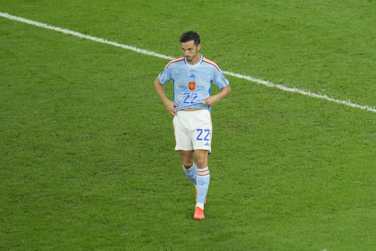 el arquero marroquí  Yassine Bounou le ataja el penal a Pablo Sarabia