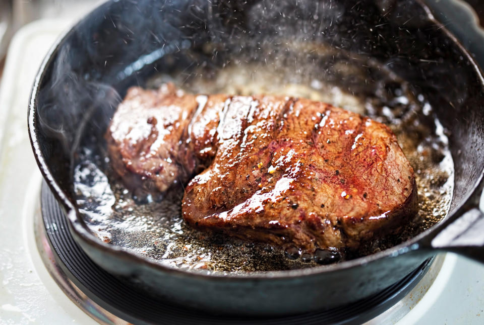 Das ist in einer New Yorker Mietwohnung nicht erlaubt: Steak braten. Der Vermieter will den Geruch nicht riechen müssen