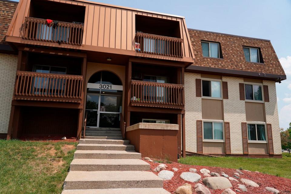 PHOTO: An apartment building where Rashad Trice is accused of kidnapping Wynter Cole Smith, 2, on Sunday night after stabbing and assaulting her mother at their home in the Towne Square Apartments and Townhomes in Lansing, Mich., shown on July 5, 2023. (Ryan Garza/Detroit Free Press via USA Today Network)