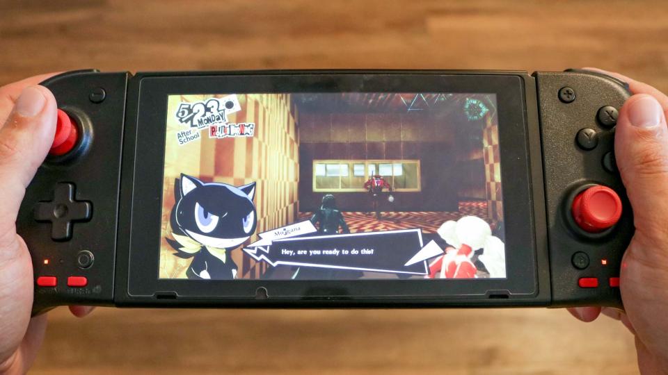 A picture of Persona 5 Royal running in handheld mode on the Switch
