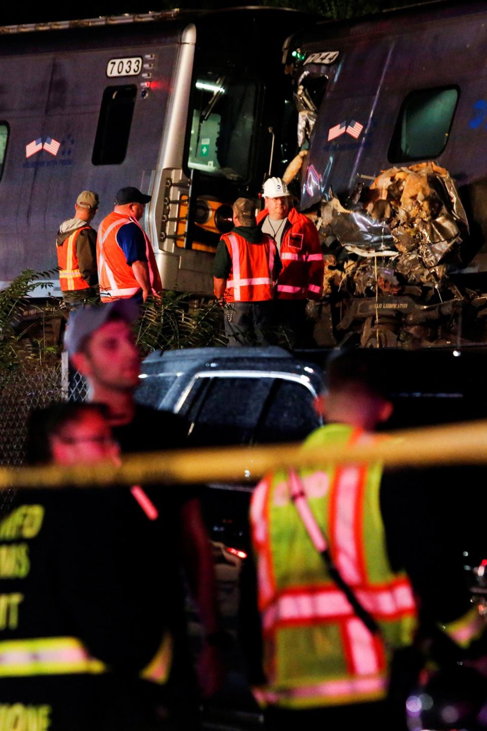 Commuter train derails in Long Island