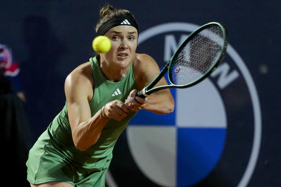 Ukraine's Elina Svitolina returns the ball to Belarus' Aryna Sabalenka at the Italian Open tennis tournament, in Rome, Monday, May 13, 2024. (AP Photo/{photograper)