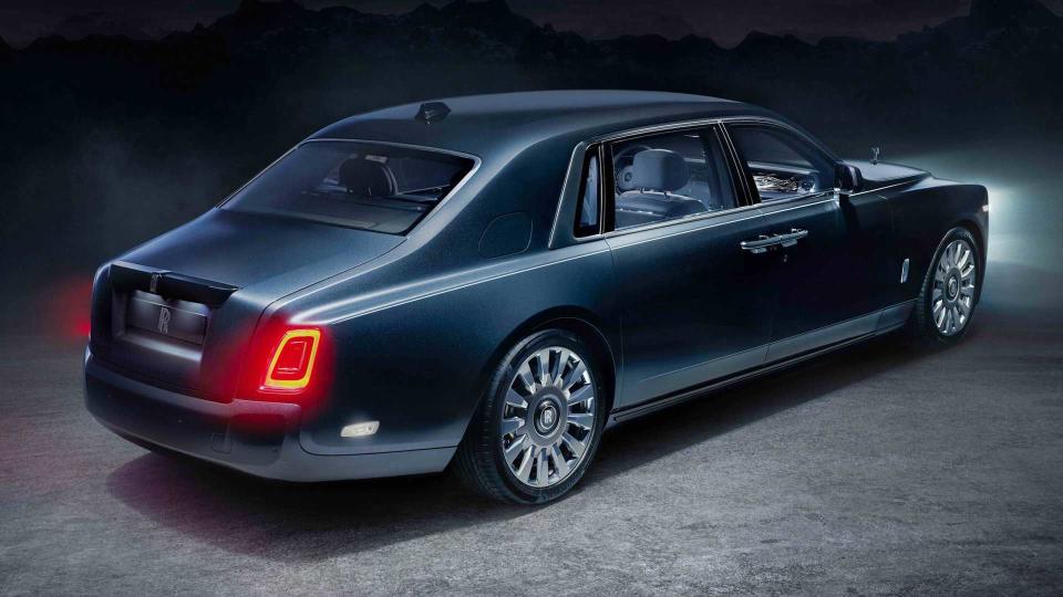 簡直像行動天文館─Rolls-Royce 推出限量版「Phantom Tempus Collection」
