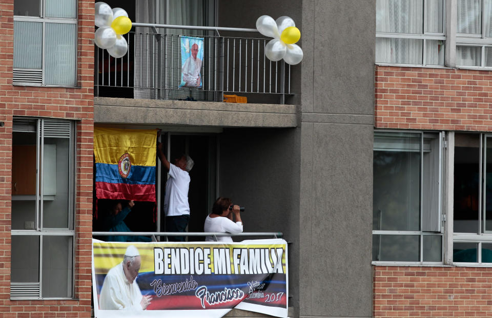 FOTOS: El Papa Francisco llega a Colombia para sanar heridas