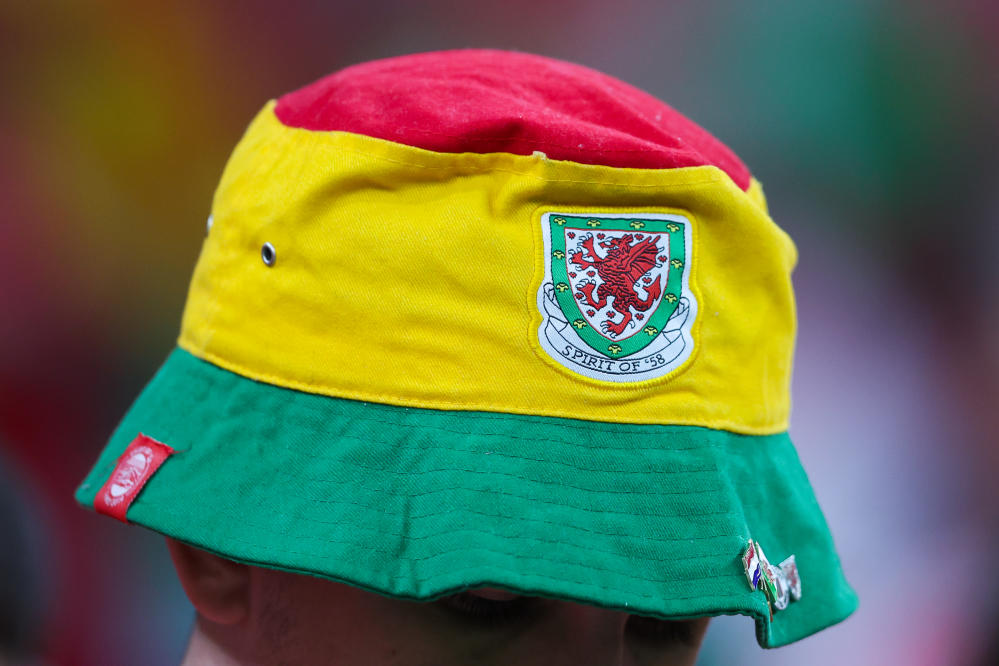 Fifa and Qatar in urgent talks after Wales rainbow hats