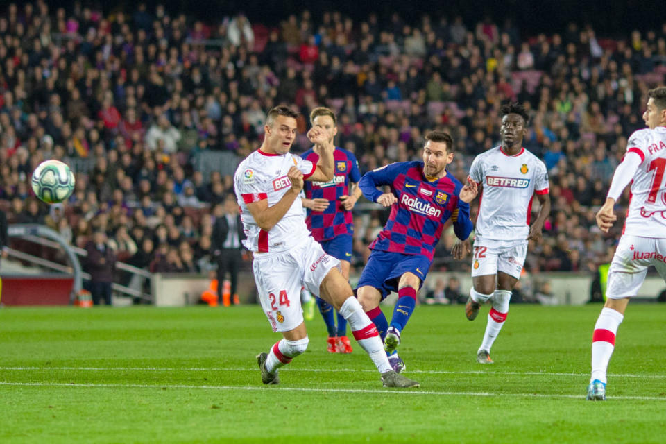 A 32 ans et demi, Léo Messi continue d'enchaîner les records. Avec ses 3 buts lors de la victoire du Barça face à Majorque (5-2) le 7 décembre, la Pulga a dépassé Cristiano Ronaldo au nombre de triplés inscrits en Liga (35 contre 34).