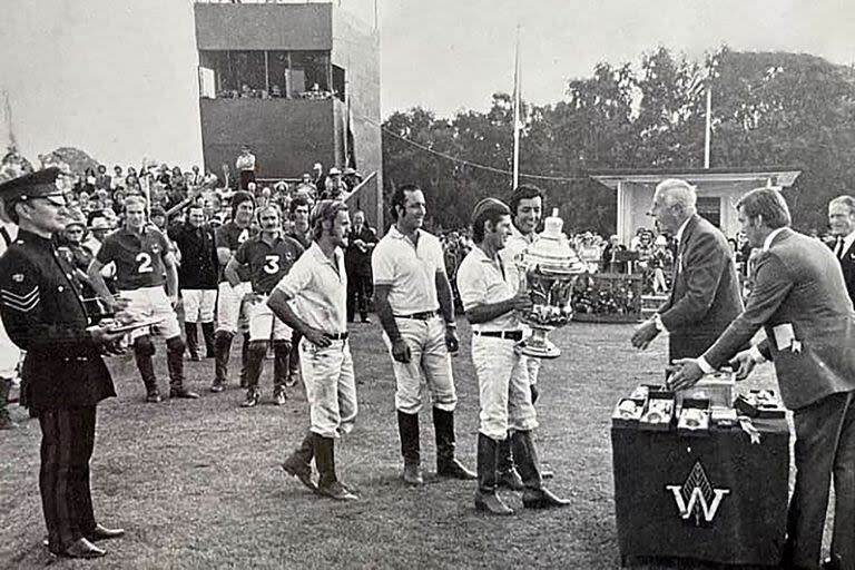 Gonzalo Pieres, con el Gordo Moore, cuando ganaron la Coronation Cup